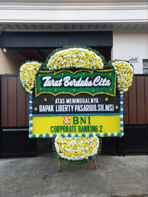 Papan Bunga Duka di Palihan