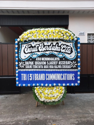 Papan Bunga Duka di Palihan